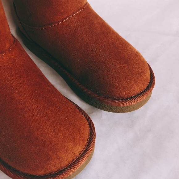 New! Okie Dokie Toddler Fur Tassel Bootie - Picture 5 of 6